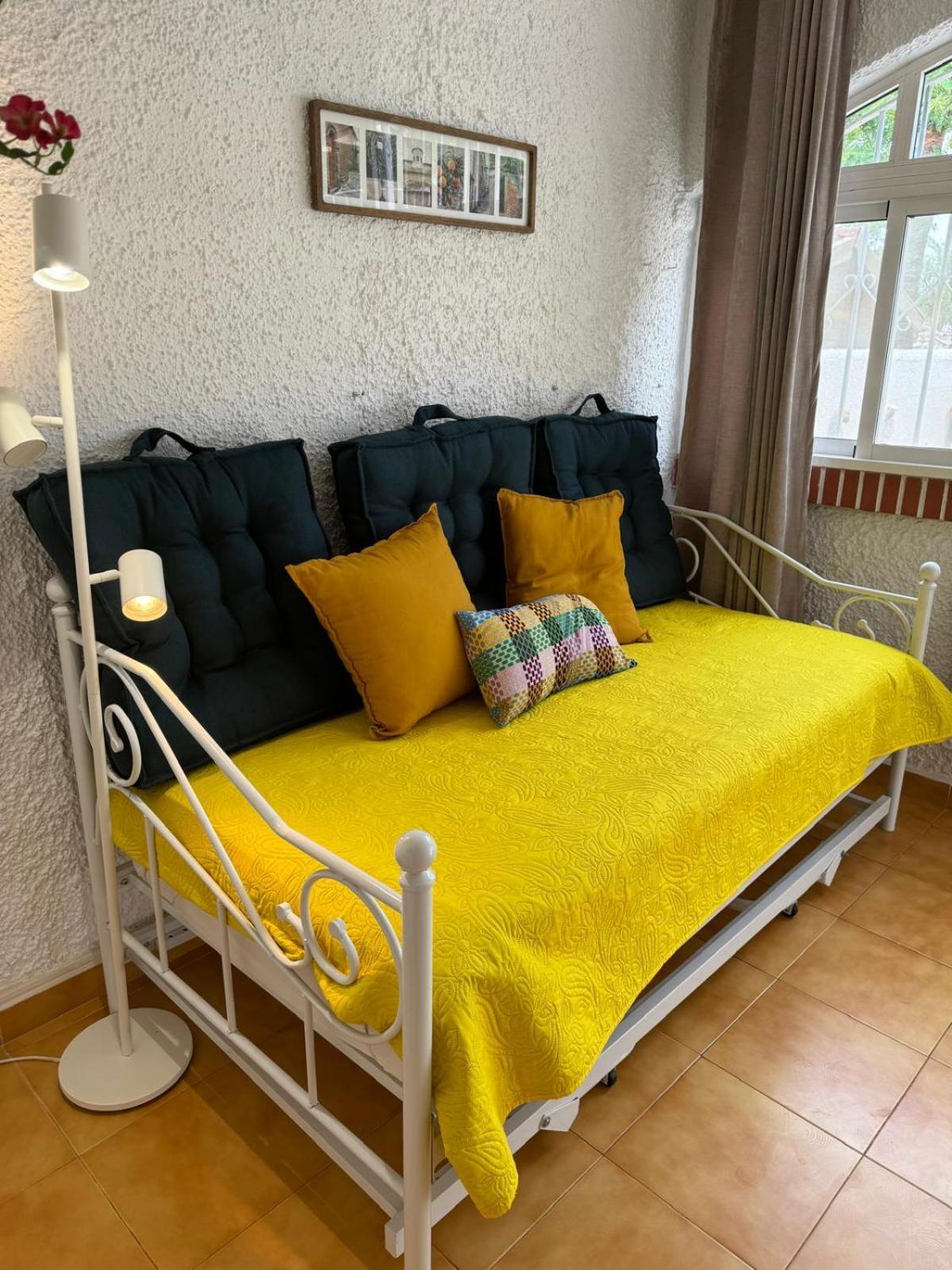 Villa Mare - 2 Beds With Balcony, Patio And Pool And Direct Park Access 무르시아 외부 사진