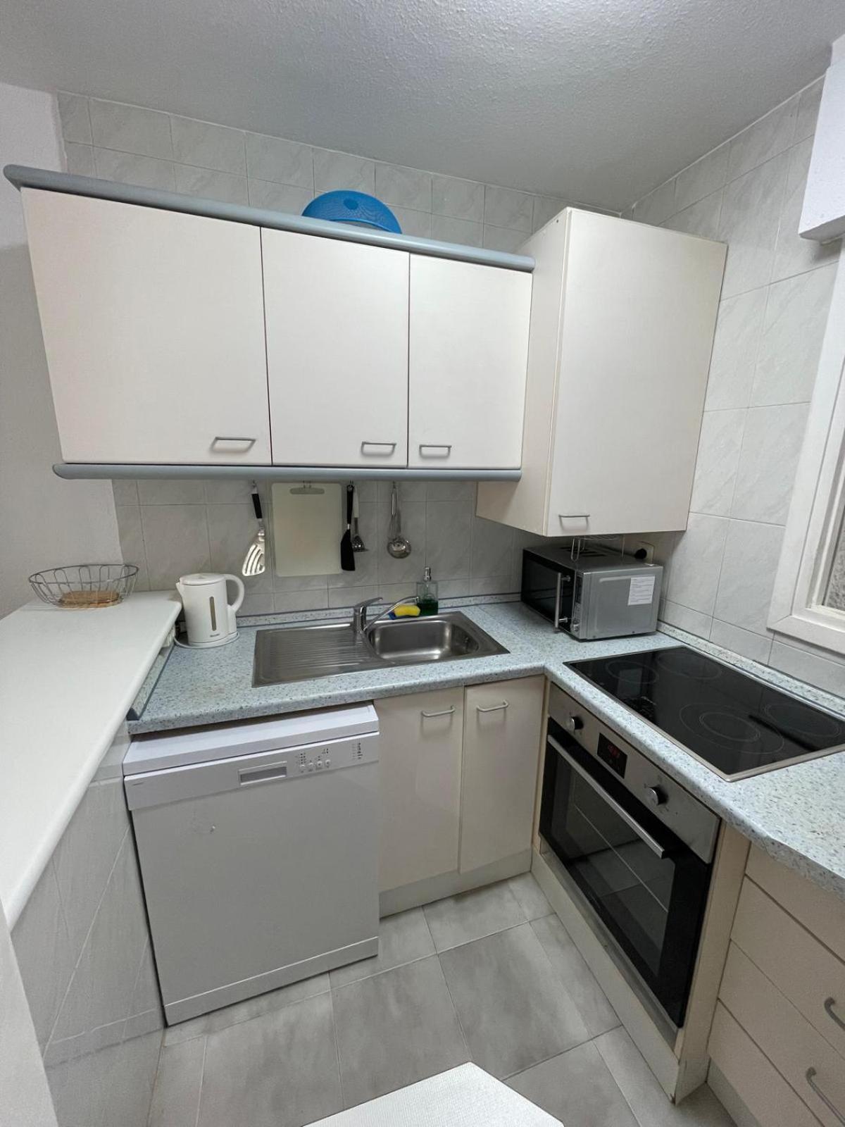 Villa Mare - 2 Beds With Balcony, Patio And Pool And Direct Park Access 무르시아 외부 사진