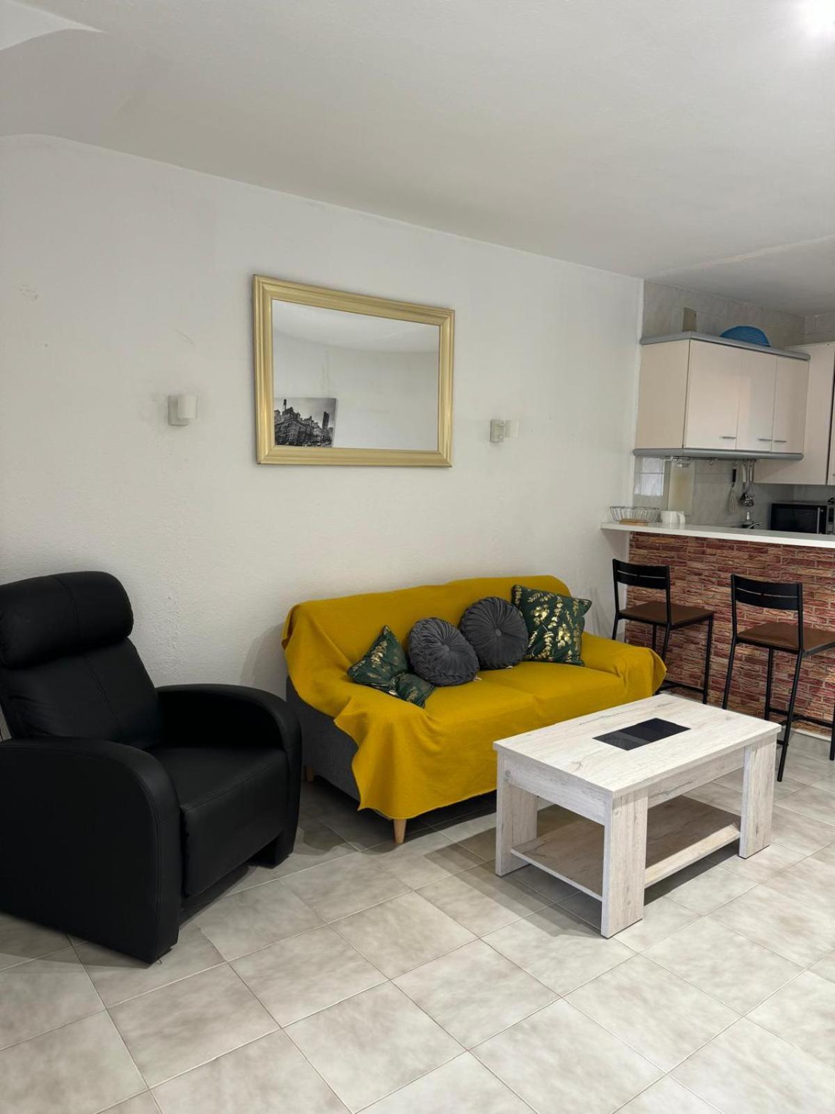 Villa Mare - 2 Beds With Balcony, Patio And Pool And Direct Park Access 무르시아 외부 사진